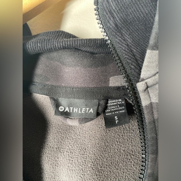 Athleta Triumph Hoodie Zip Up Camo Sweatshirt - Picture 8 of 8